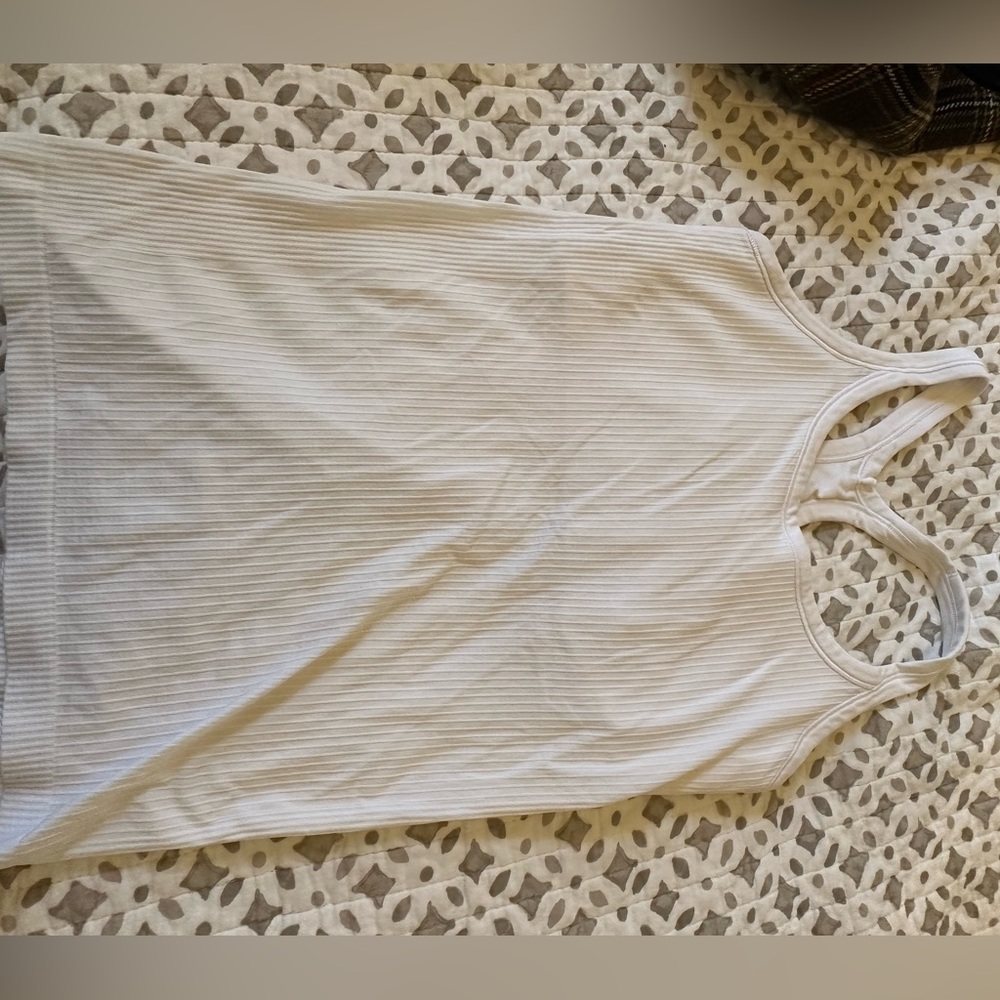 LULULEMON TANK
